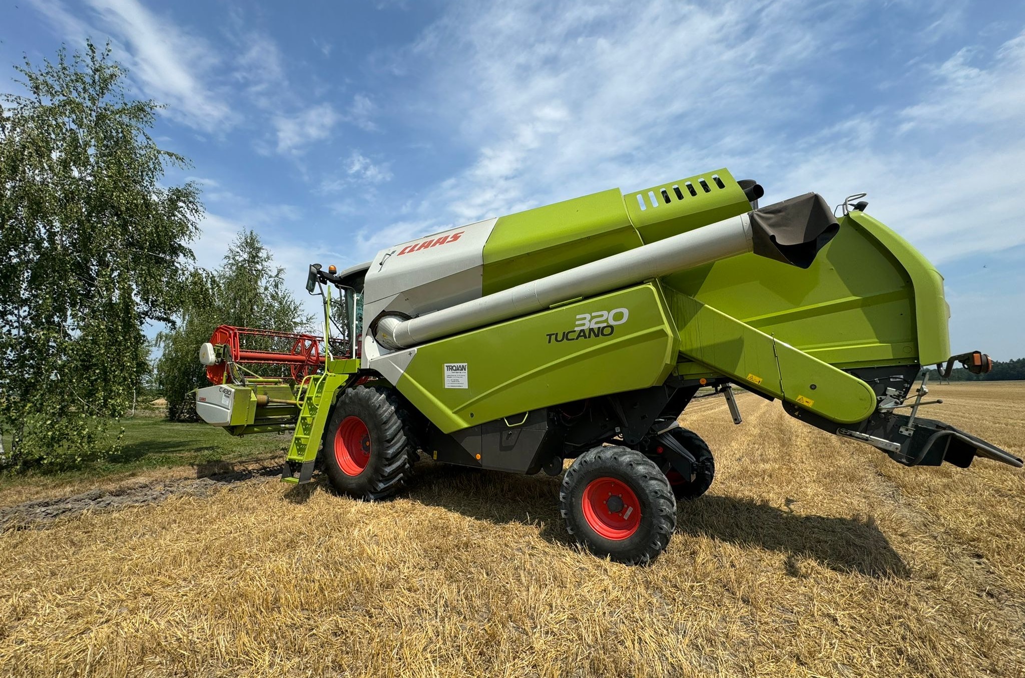 Claas Tucano
